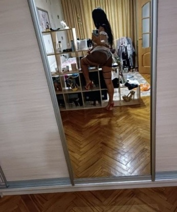 У меня множество услуг, которые я могу тебе предложить. Я проведу с тобой незабываемое время, воплотив все твои самые сокровенные фантазии. 🌟 Мои гостеприимные апартаменты всегда ждут тебя в самом центре Москвы. Я гарантирую полную конфиденциальность и максимальное удовольствие. У меня также есть отличные отзывы, которые подтверждают мое профессионализм. Отправь мне сообщение, и я с радостью пришлю тебе мое фото. 📷 Жду встречи с нетерпением! 💕 Женя